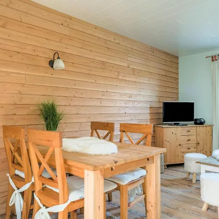 Spacious Near In Holiday home *
