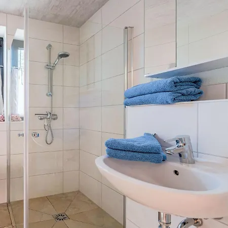 Spacious Near In
