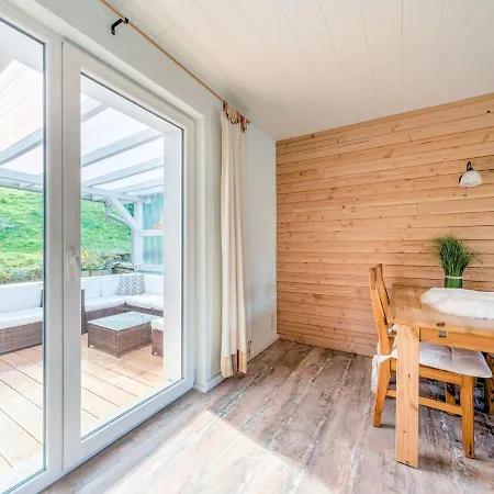 Spacious Near In Holiday home *